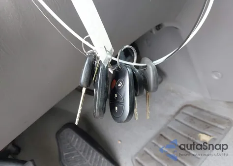 2004 Toyota Sienna Le z USA, uszkodzony, nr VIN 5TDBA23C14S015102